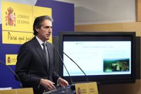 Fomento descarta privatizar Puertos del Estado y vender un nuevo paquete de Aena