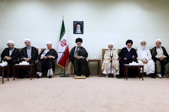 Encuentro de Alí Jamenei con la Asamblea de Expertos