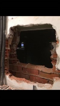 Dos detenidos por intentar robar con butrón en un establecimiento de apuestas en Talavera