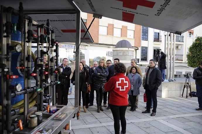 La Asamblea de Extremadura acoge una exposición de Cruz Roja