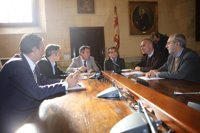 Espadas y CaixaBank acuerdan la cesión inmediata de las primeras 15 viviendas del banco para alquiler social