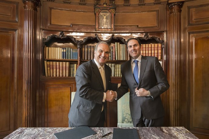 Gay de Montellà y Sánchez, durante la renovación del acuerdo