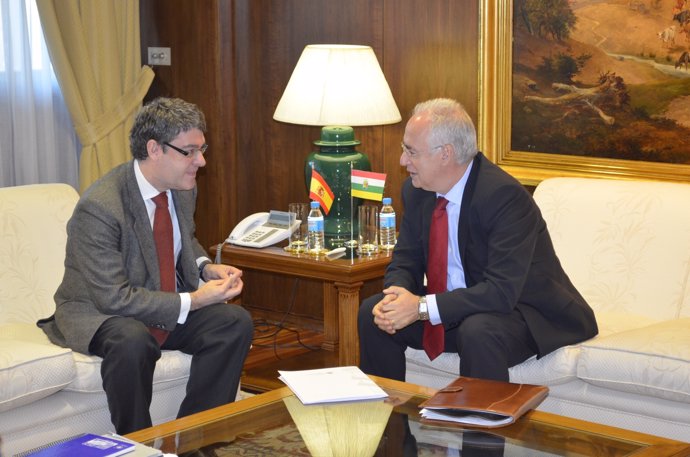 Reunión Ceniceros con el ministro de Energía, Álvaro Nadal