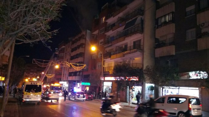 Incendio en una vivienda de la avenida Conde de Lumiares