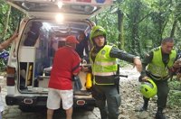 Ocho muertos al caer un puente colgante en Colombia