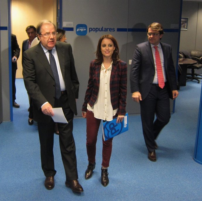 Andrea Levy, junto a Juan Vicente Herrera ( i) y Alfonso Fernández Mañueco (d)