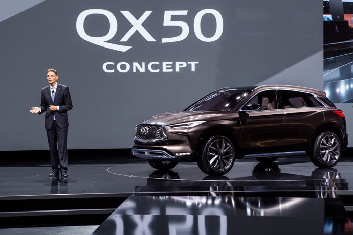 Roland Kruger presenta el QX50 Concept