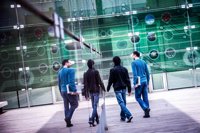 Educación concede 882 becas salario a estudiantes universitarios