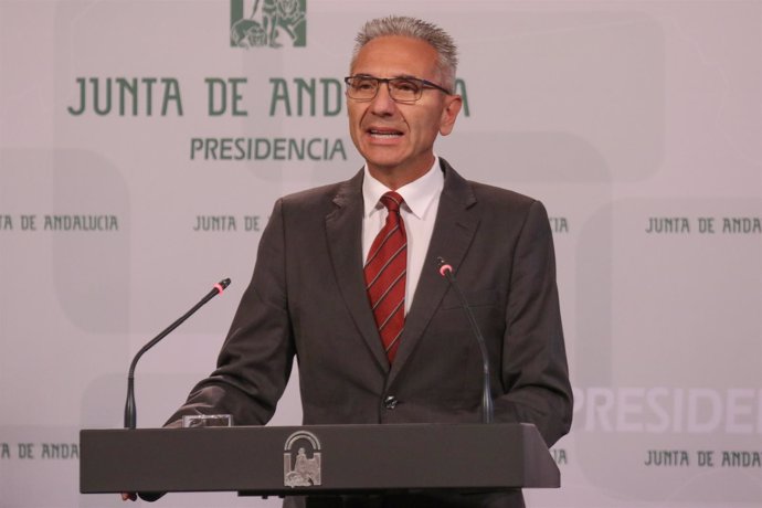 El portavoz del Gobierno, Miguel Ángel Vázquez