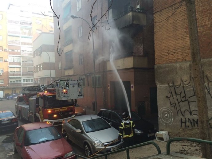 Muere una mujer de 50 años en un incendio de una vivienda en Carabanchel