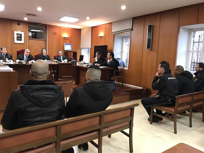 Juicio de intento de homicidio por apuñalar a otro en discoteca de Torrelavega