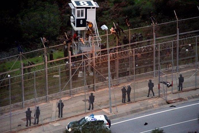 el último salto de la valla de Ceuta