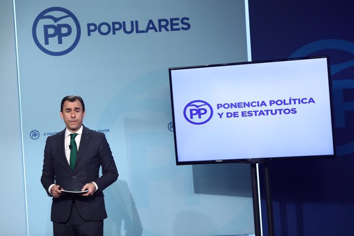 Fernando Martínez Maillo presenta las líneas básicas de la Ponencia Política 