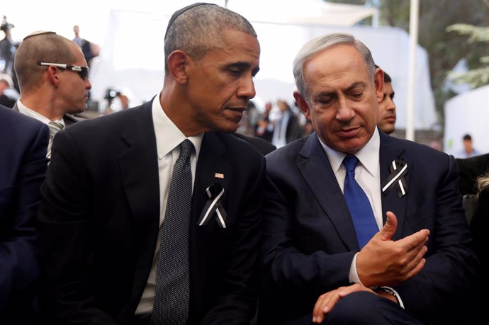 Barack Obama y Benjamin Netanyahu en el funeral de Peres