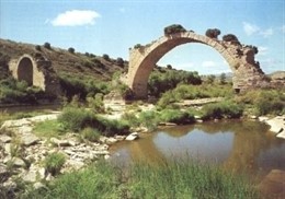 Puenta Mantible está ubicado junto al Cortijo