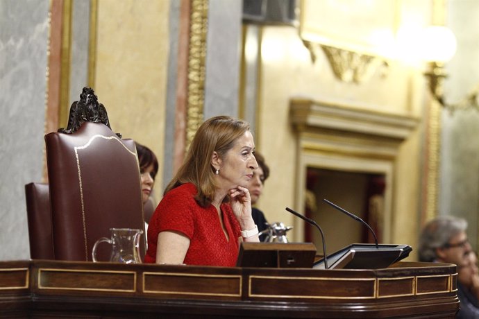 Ana Pastor en la sesión de investidura en el Congreso