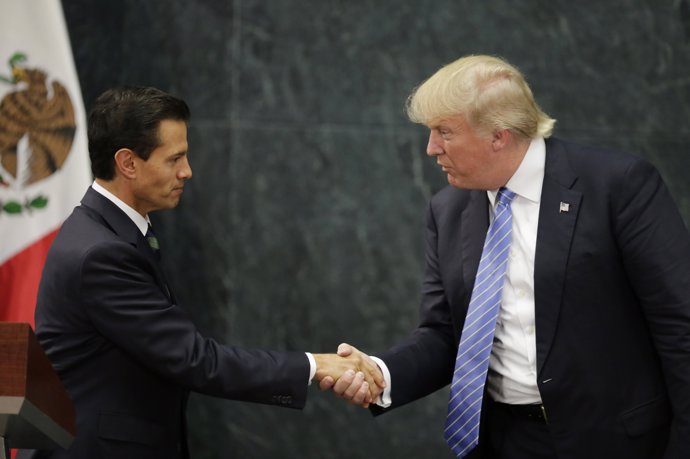 Peña Nieto recibe a Donald Trump en México