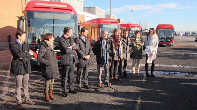 Presentación de los cuatro primeros autobuses híbridos en Zaragoza