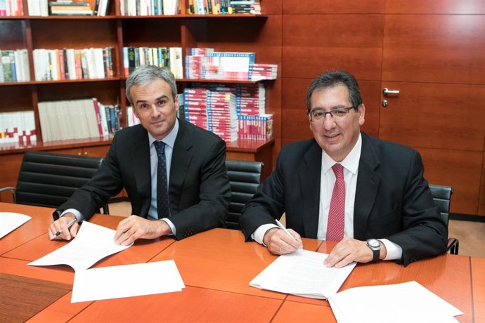 Fundaciones Cajasol y José Manuel Lara renuevan su colaboración