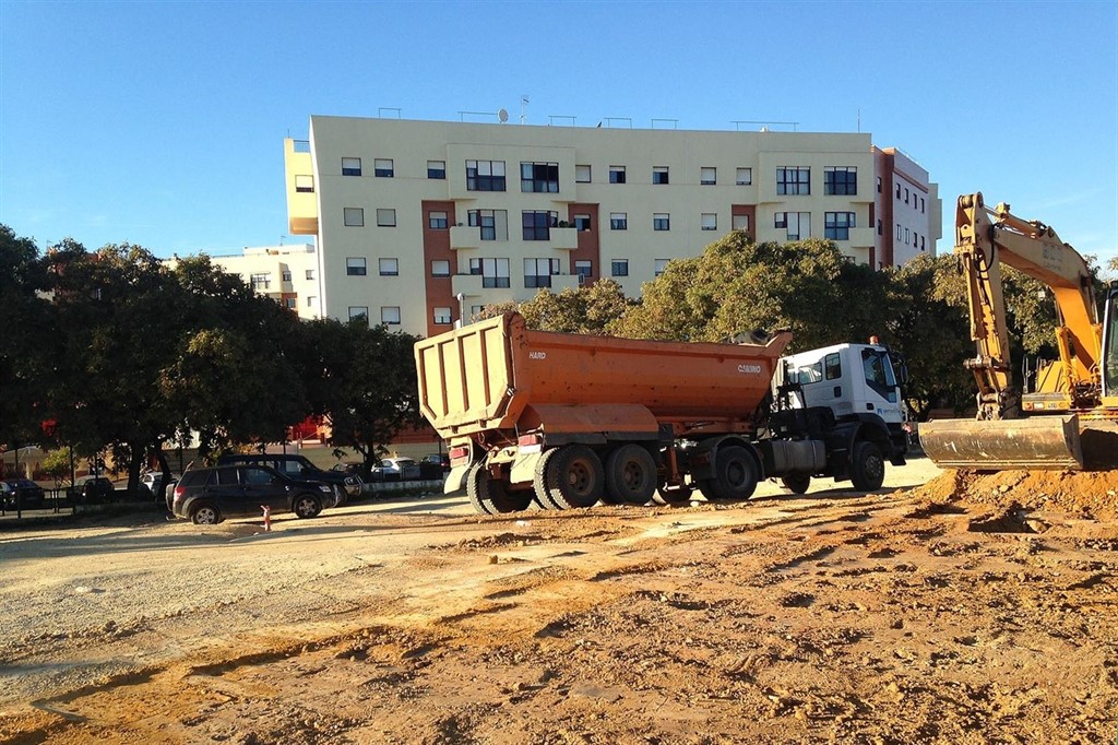Comienzan las obras en Mairena del Aljarafe en la avenida de la Comienzan las obras en Mairena del Aljarafe en la avenida de la