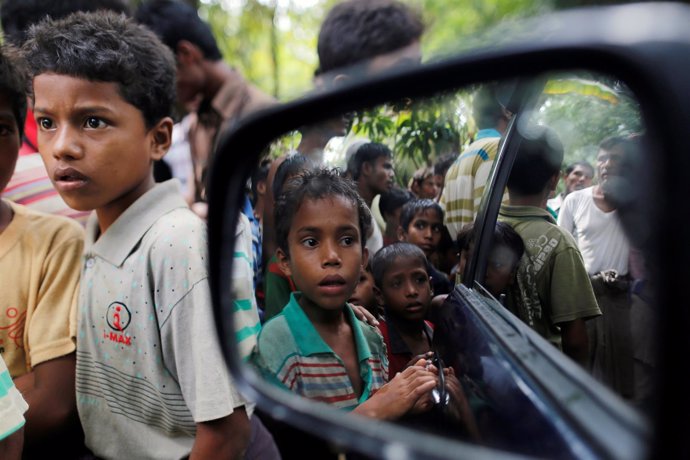 Niños de la minoría Rohingya