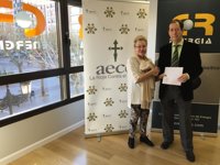 CR Energía dona '365 días de luz' a la Asociación Española contra el Cáncer de La Rioja 