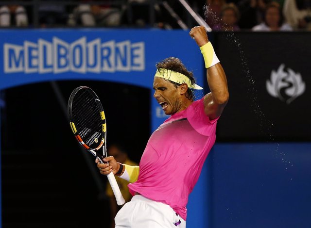 Rafa Nadal celebra su victoria ante Dudi Sela en el Abierto de Australia