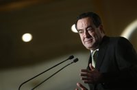 Bono: Susana Díaz "puede ser lo que quiera" y Pedro Sánchez no debe volver