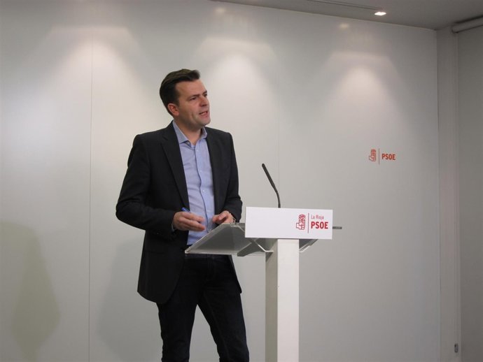 El secretario de Salud del PSOE riojano, Julián Olagaray, analiza las Urgencias