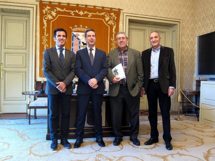 Presentación del calendario de la Pista Cubierta de Atletismo de Salamanca