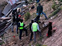 La Guardia Civil desentierra un zulo con un subfusil y tres armas blancas vinculado a los dos yihadistas de Ceuta