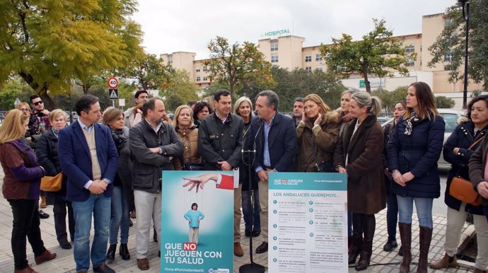 Juanma Moreno participa en un acto en Osuna 