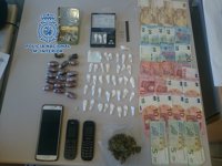 Detenido en Granada por vender cocaína y hachís en su comercio de productos naturales