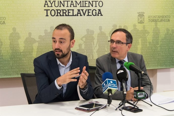 El alcalde y el primer teniente de alcalde en rueda de prensa 