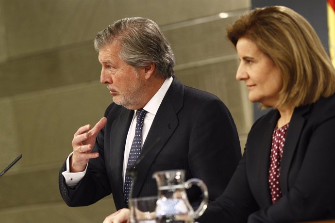Rueda de prensa de Méndez de Vigo y Fátima Báñez tras el Consejo de Ministros
