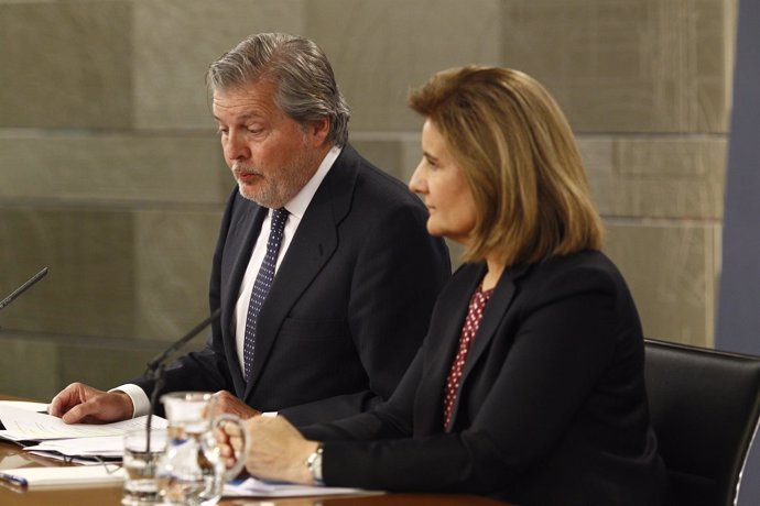 Rueda de prensa de Méndez de Vigo y Fátima Báñez tras el Consejo de Ministros