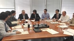 R.Font (secr.Infraestructuras) y J.V.Boira (scr.Vivienda Com.Valenciana)
