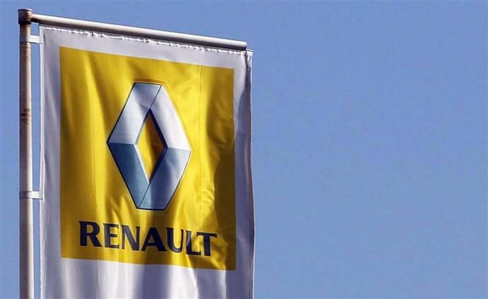 El logo de Renault en una concesionaria de la firma en Bordeaux, Francia, mar 1 