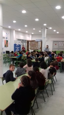 Obra Social La Caixa y Agaca educación sana a estudiantes en Ferrol.
