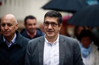 Patxi López no aclara si se presentará al Congreso pero se congratula de que ya haya fecha