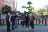Ayuntamiento de Sevilla concluye un área de juegos infantiles en el Distrito Macarena