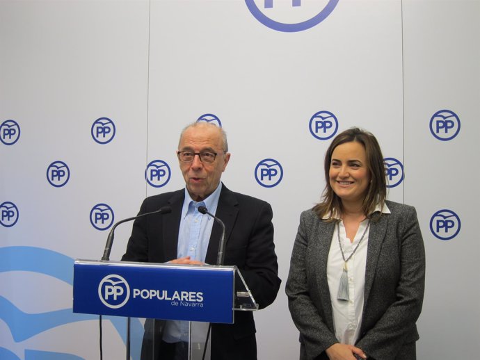 Los senadores del PPN José Cruz Pérez Lapazarán y Cristina Sanz