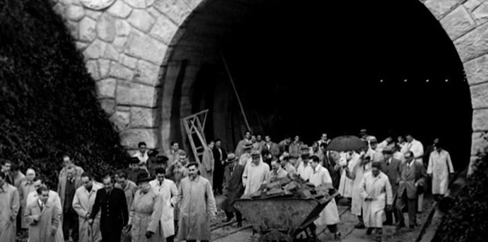 Un fotograma del trailer del documental de Zubelzu sobre el túnel de La Engaña