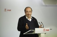 Iceta reclama votar en las primarias del PSOE y anuncia la incorporación de un representante del PSC a la Gestora