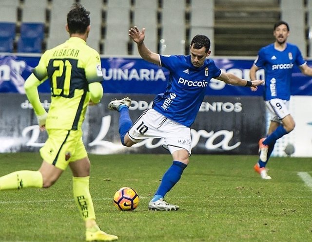 El Real Oviedo vence al Elche en Segunda División