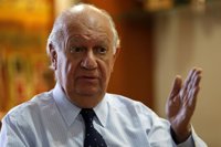 Ricardo Lagos centra su primer discurso como candidato presidencial en su programa y en Piñera