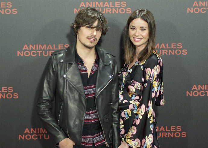 Dafne se ha prometido con su novio Mario Chavarría./ Europa Press