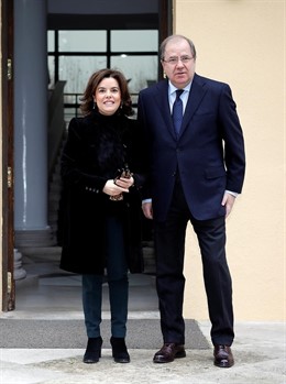 Herrera junto a Sáenz de Santamaría