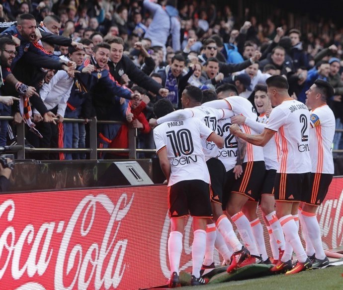 Jugadores Valencia Mestalla aficionados afición seguidores