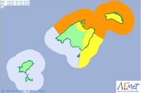 Mallorca y Menorca empezarán la semana en riesgo por fenómenos costeros y viento